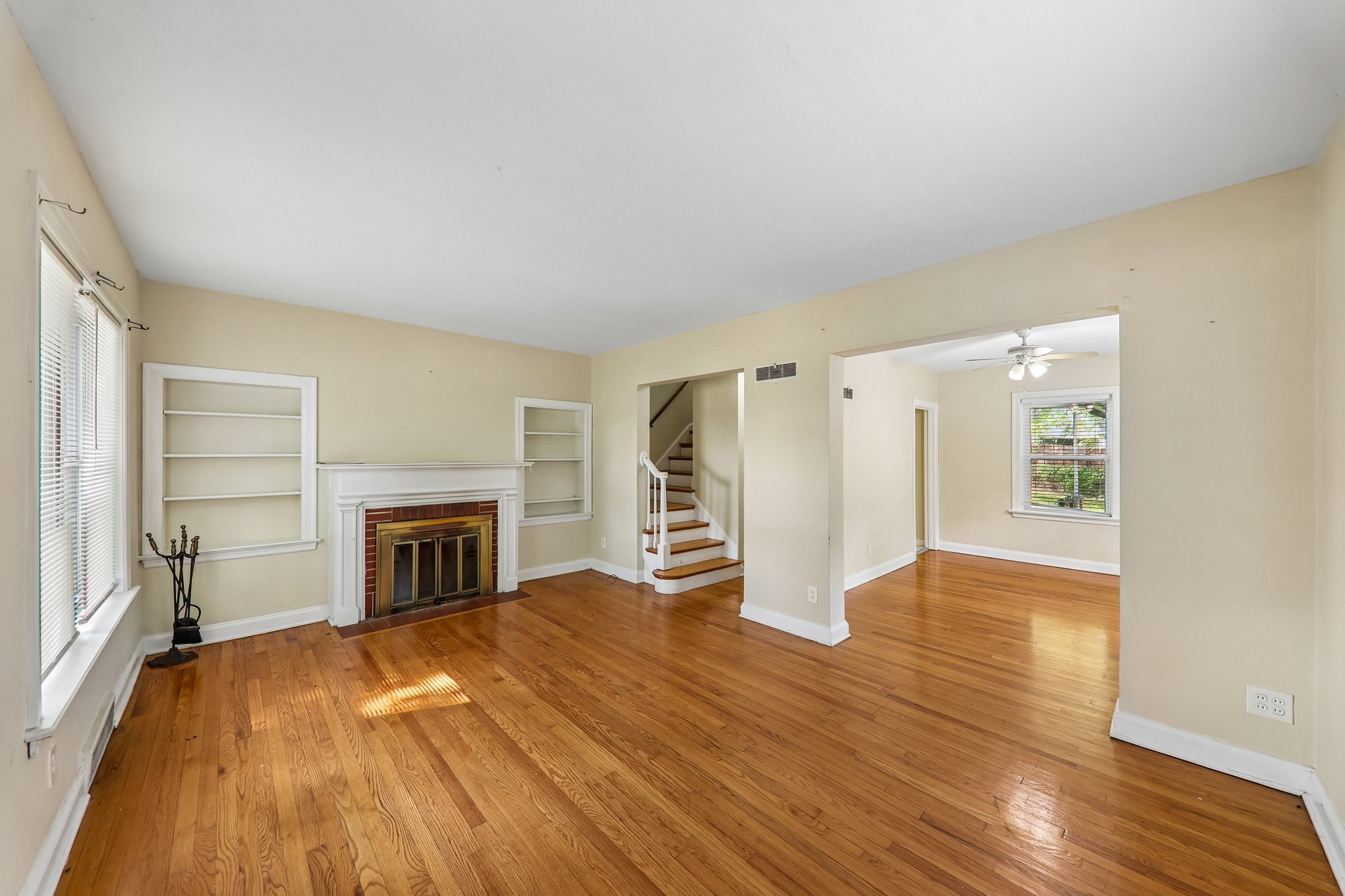 1039 Midland Blvd-S2907-007.jpg