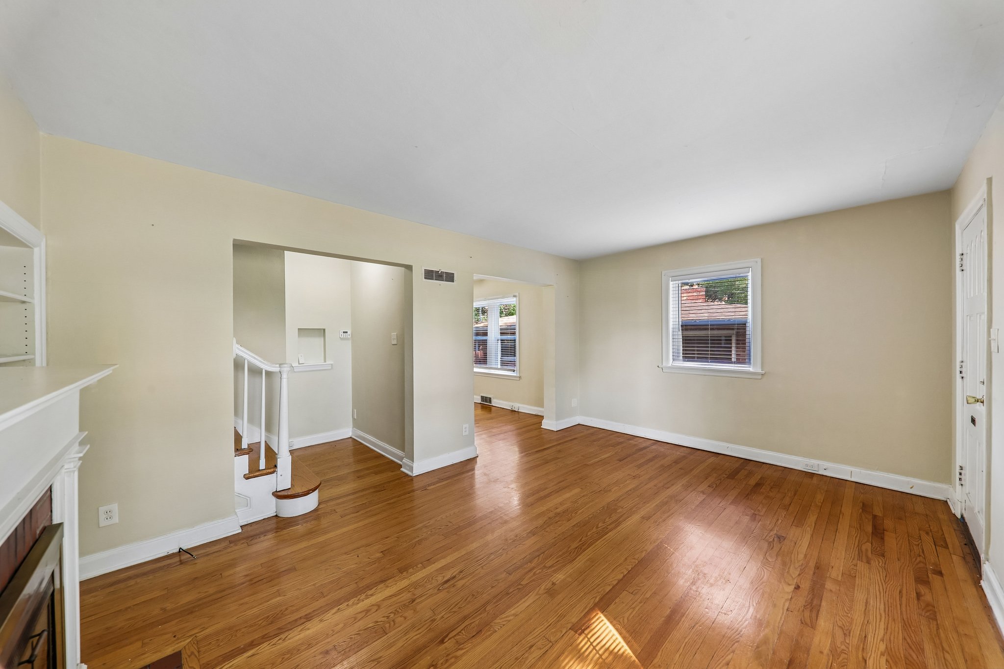 1039 Midland Blvd-S2907-009.jpg