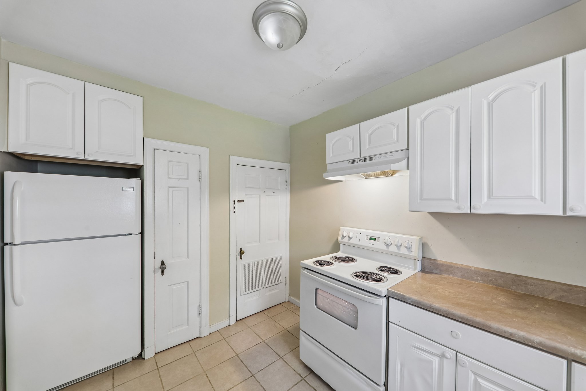 1039 Midland Blvd-S2907-013.jpg