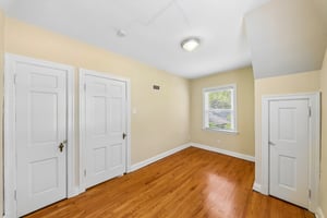 1039 Midland Blvd-S2907-015.jpg
