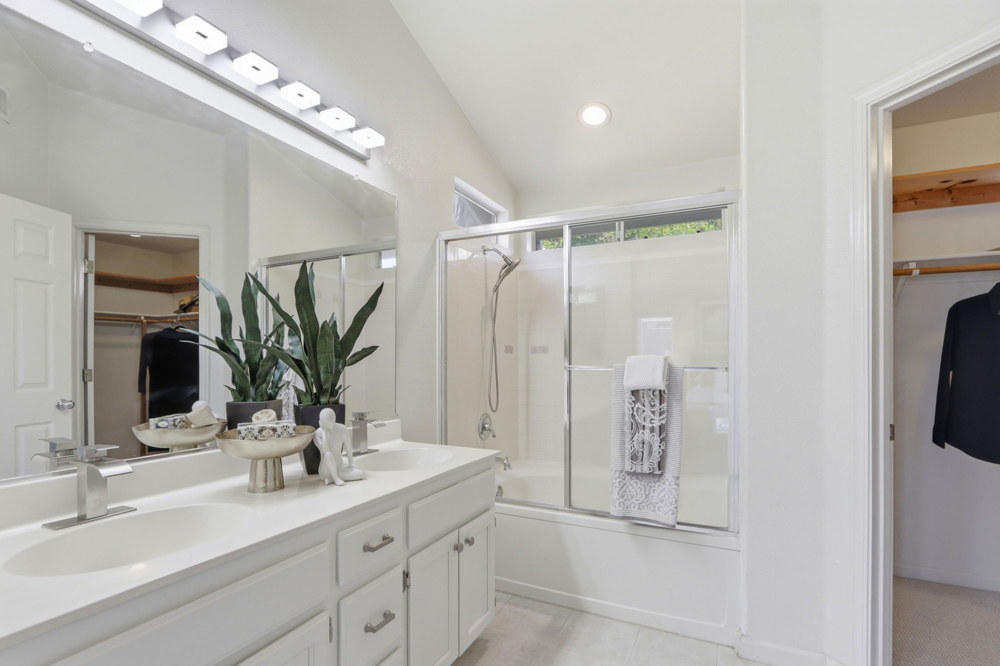 036_F8_1039 Spencer Ave