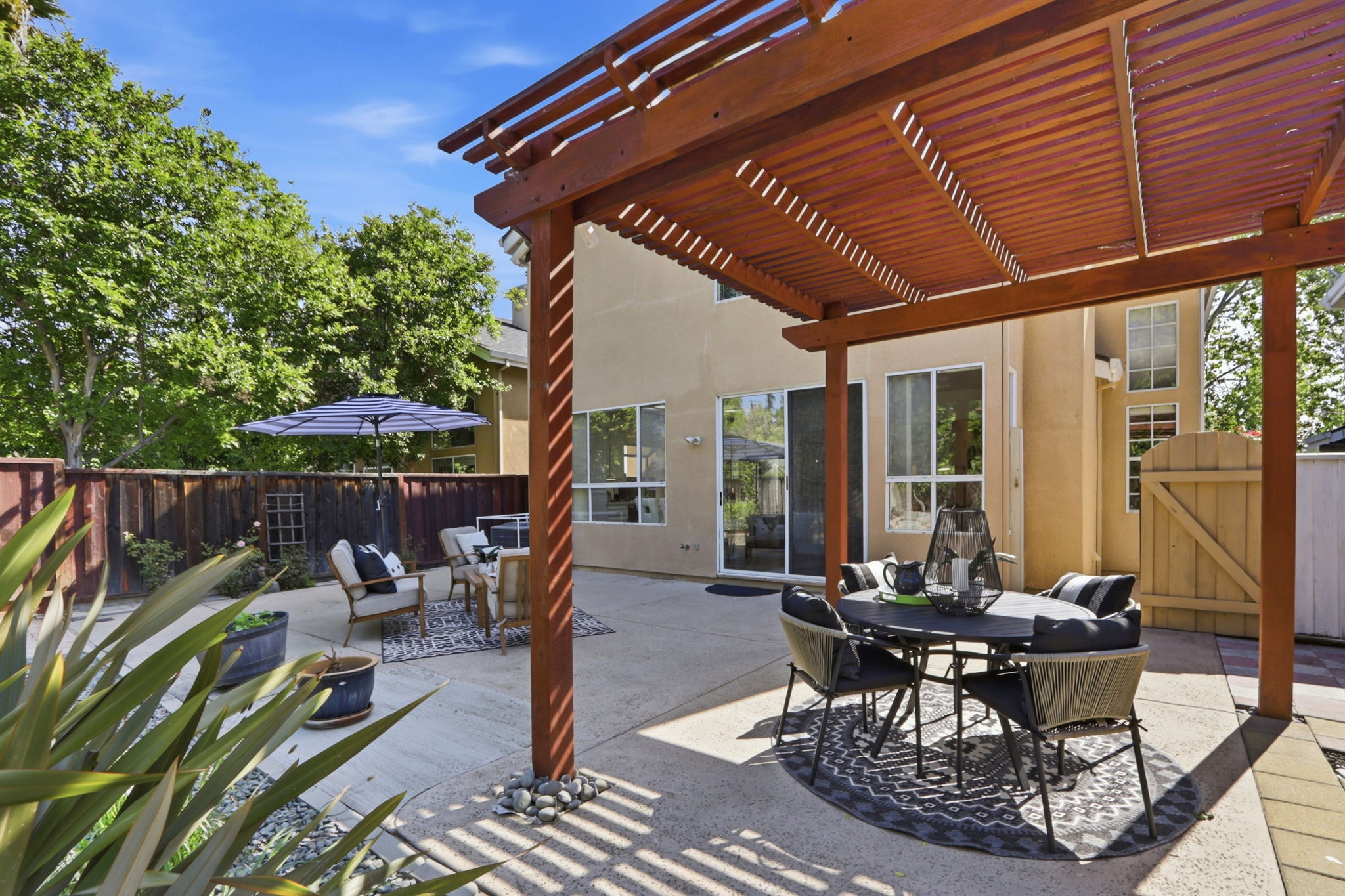 044_F8_1039 Spencer Ave