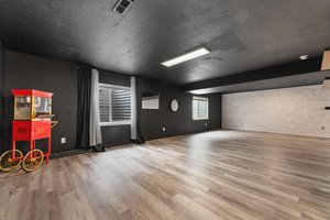  Photo 48