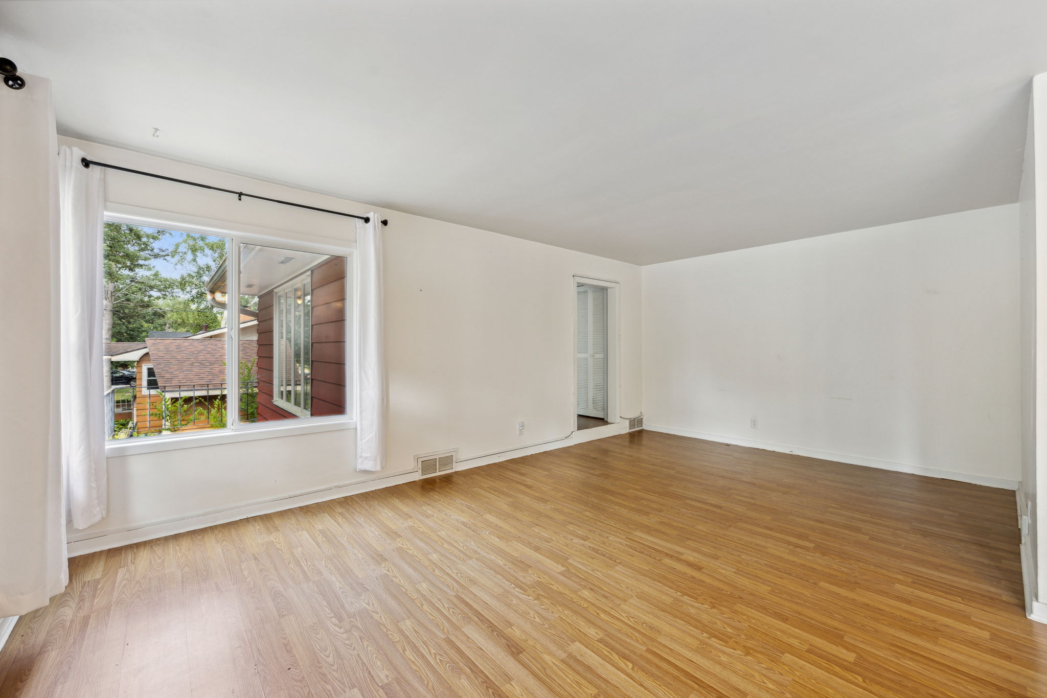 04_Interior
