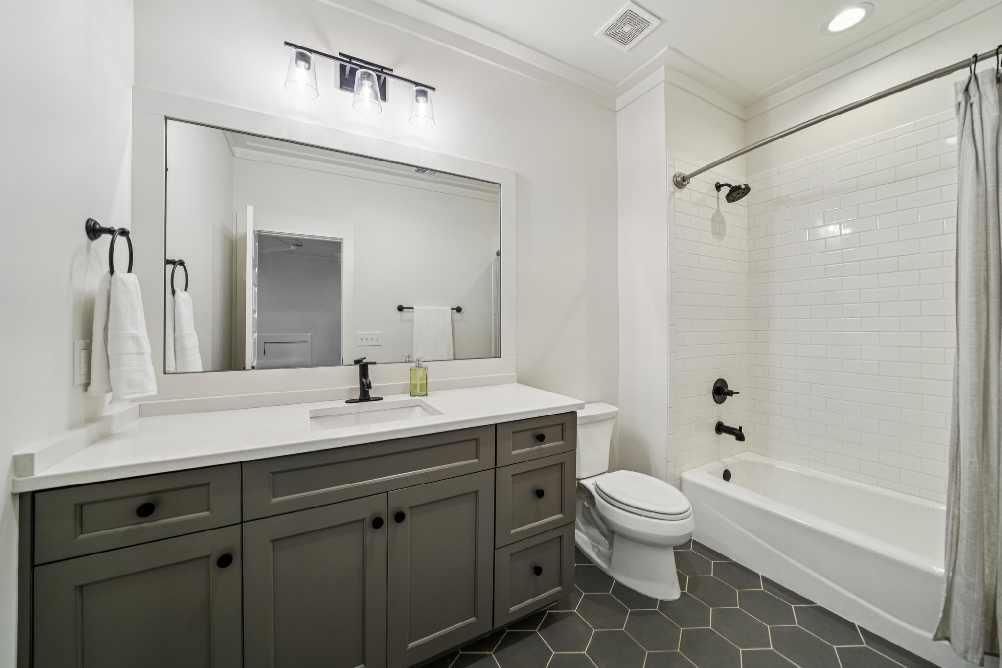 Burnham St-S2008-033.jpg