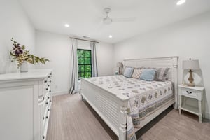 Burnham St-S2008-053.jpg