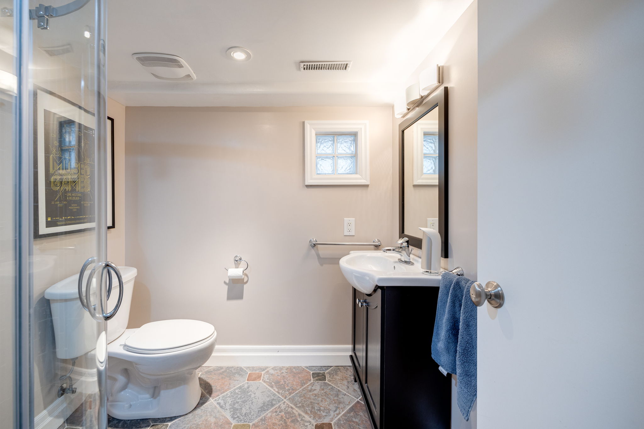 Toronto property showcase — delivered property photograph 36