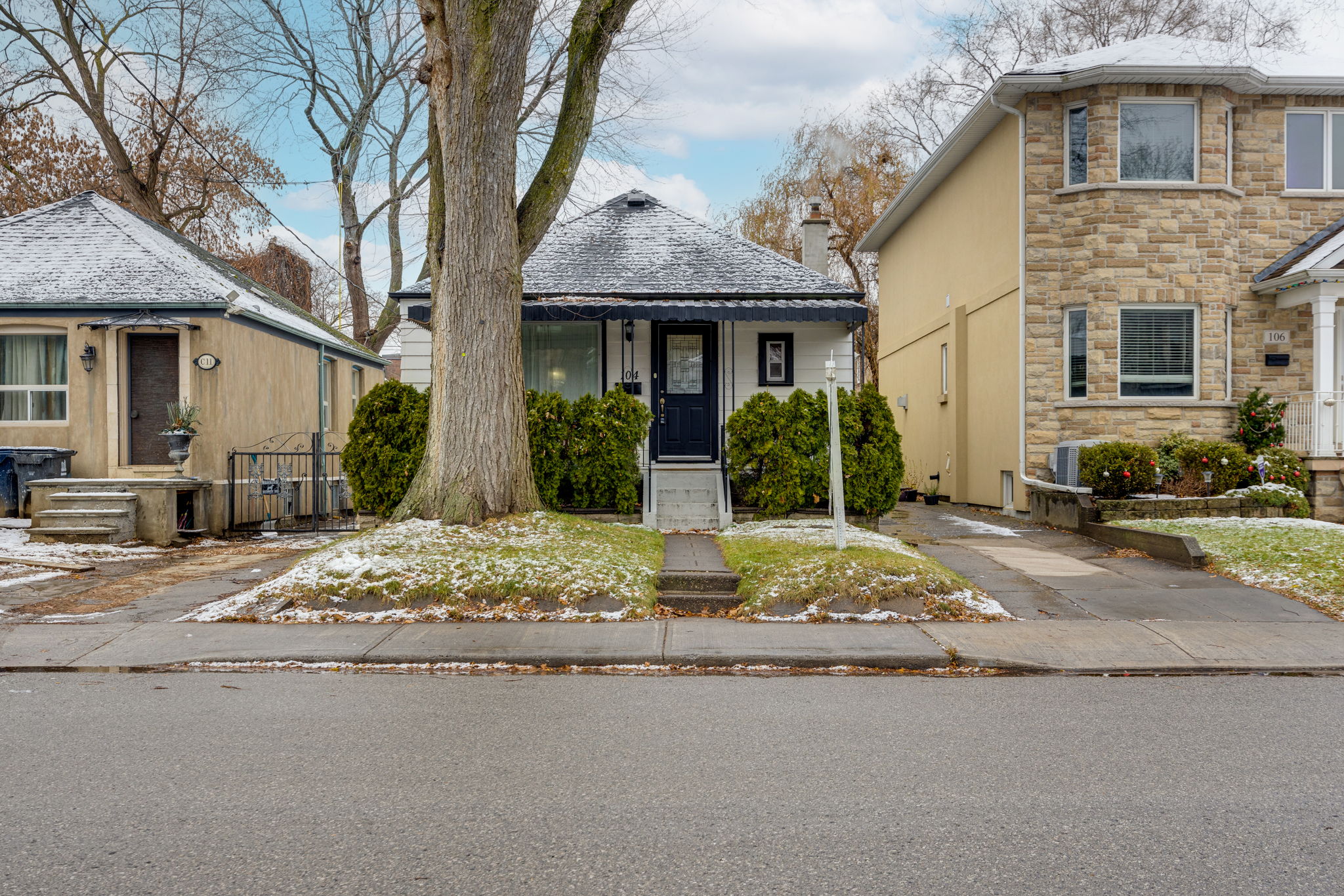 Toronto property showcase — delivered property photograph 3