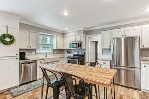 Kitchen/Eating Area