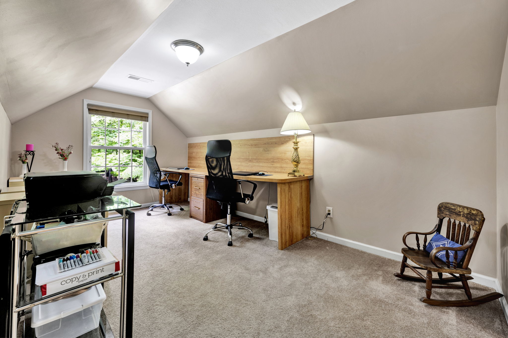 BONUS ROOM W/ BUILT-IN WORKTABLE