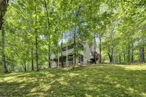 2 SCREENED PORCHES TO ENJOY