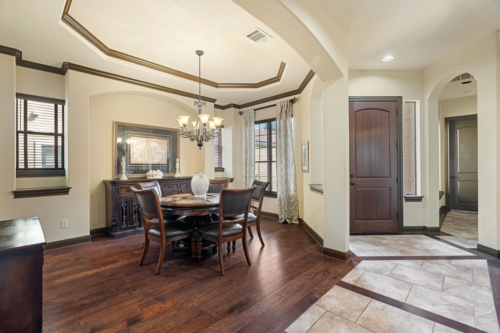 Foyer/Dining Room