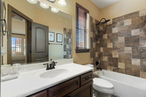 Bathroom 4 just outside Bedroom 4
