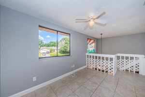 Upper Level Loft1b
