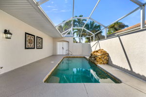 Courtyard Pool View 2