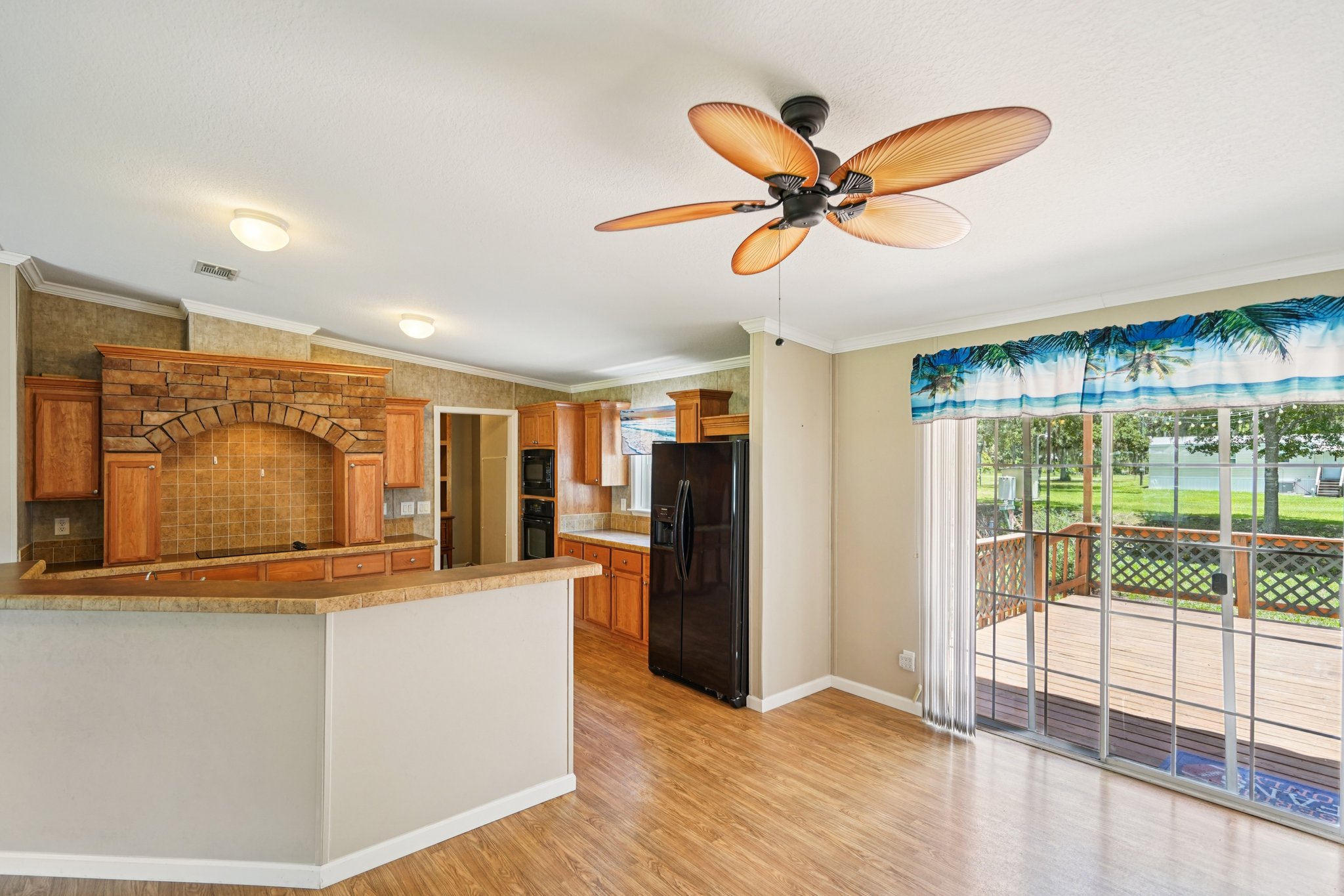 Islander Ln-1806-022.jpg
