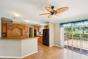 Islander Ln-1806-022.jpg