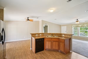 Islander Ln-1806-026.jpg