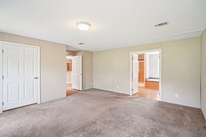 Islander Ln-1806-030.jpg