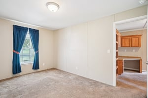 Islander Ln-1806-038.jpg