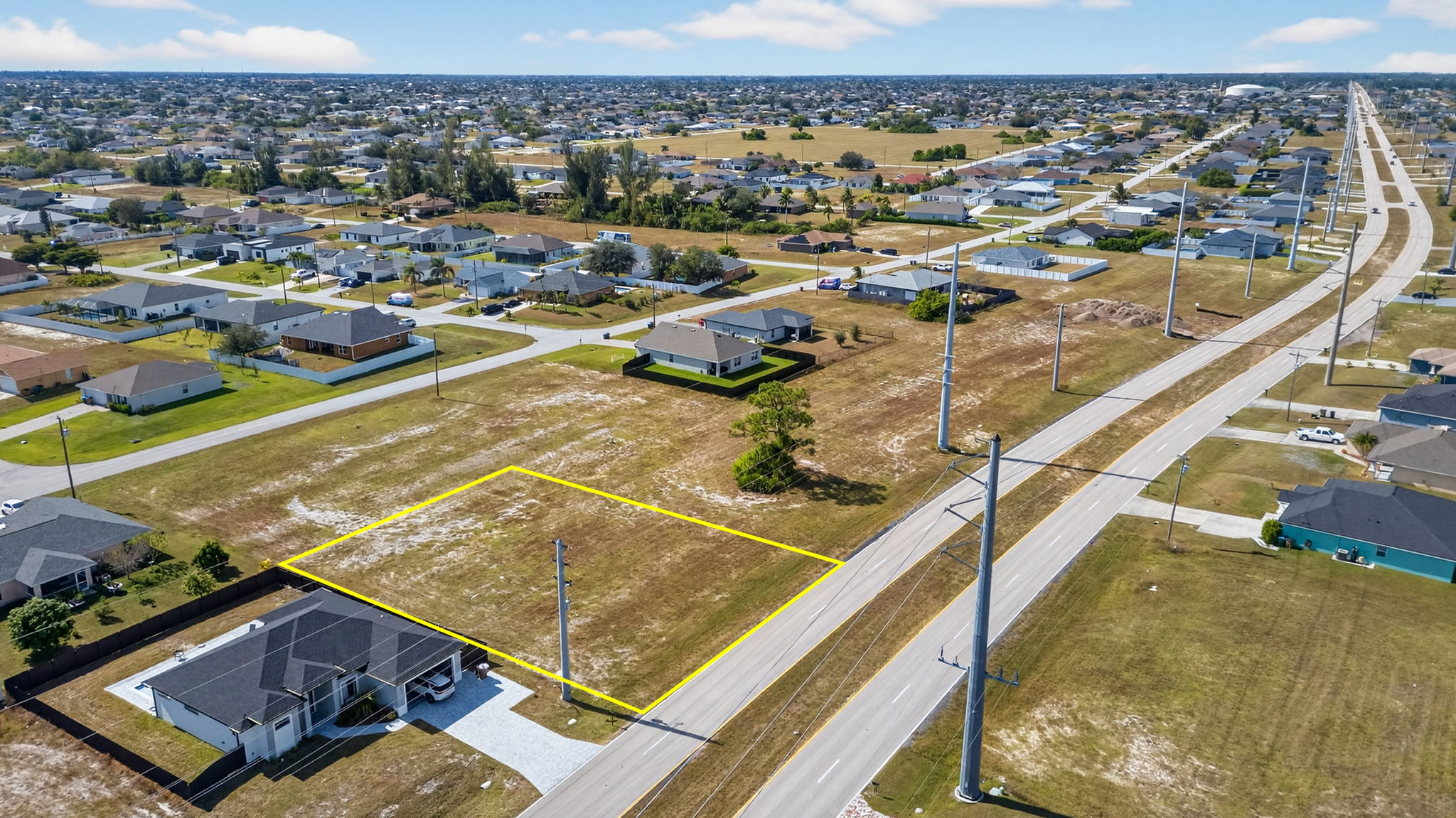 Aerial Front Exterior 4 - lot line