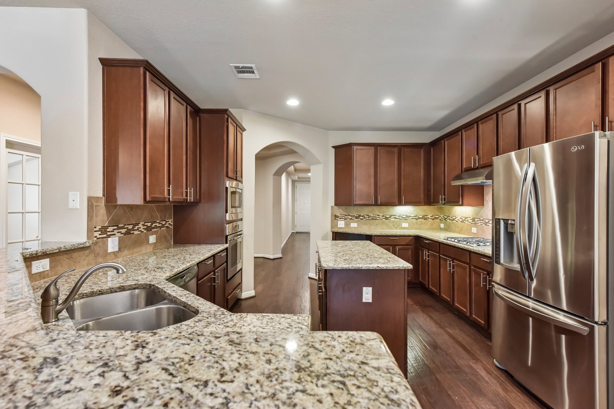 Lake Mineral Wells Dr-S2009-015.jpg