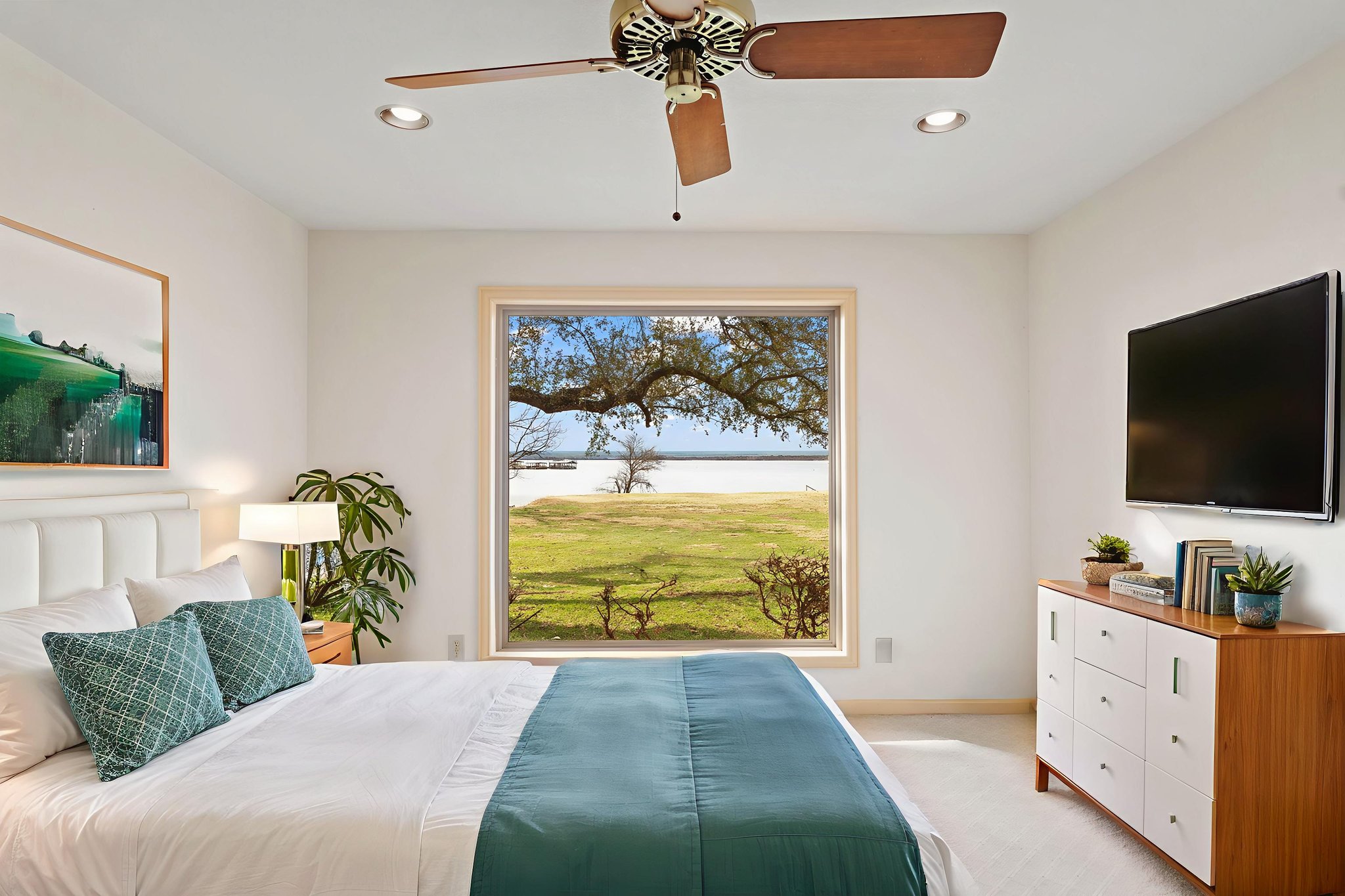 7R508109 virtually staged.jpeg