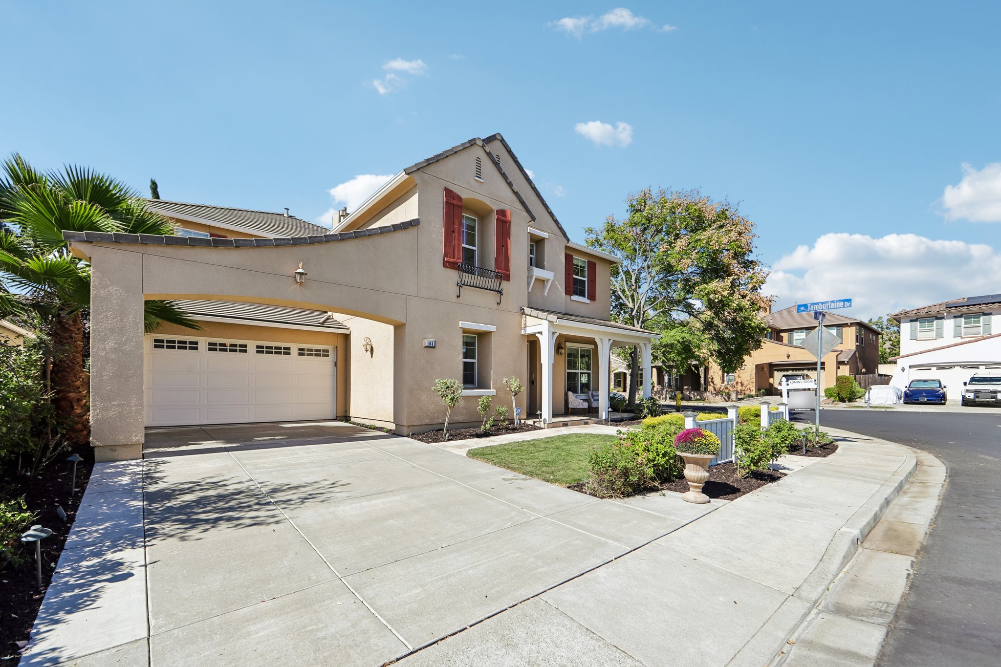 104 Macedon Ct-S1010-003.jpg