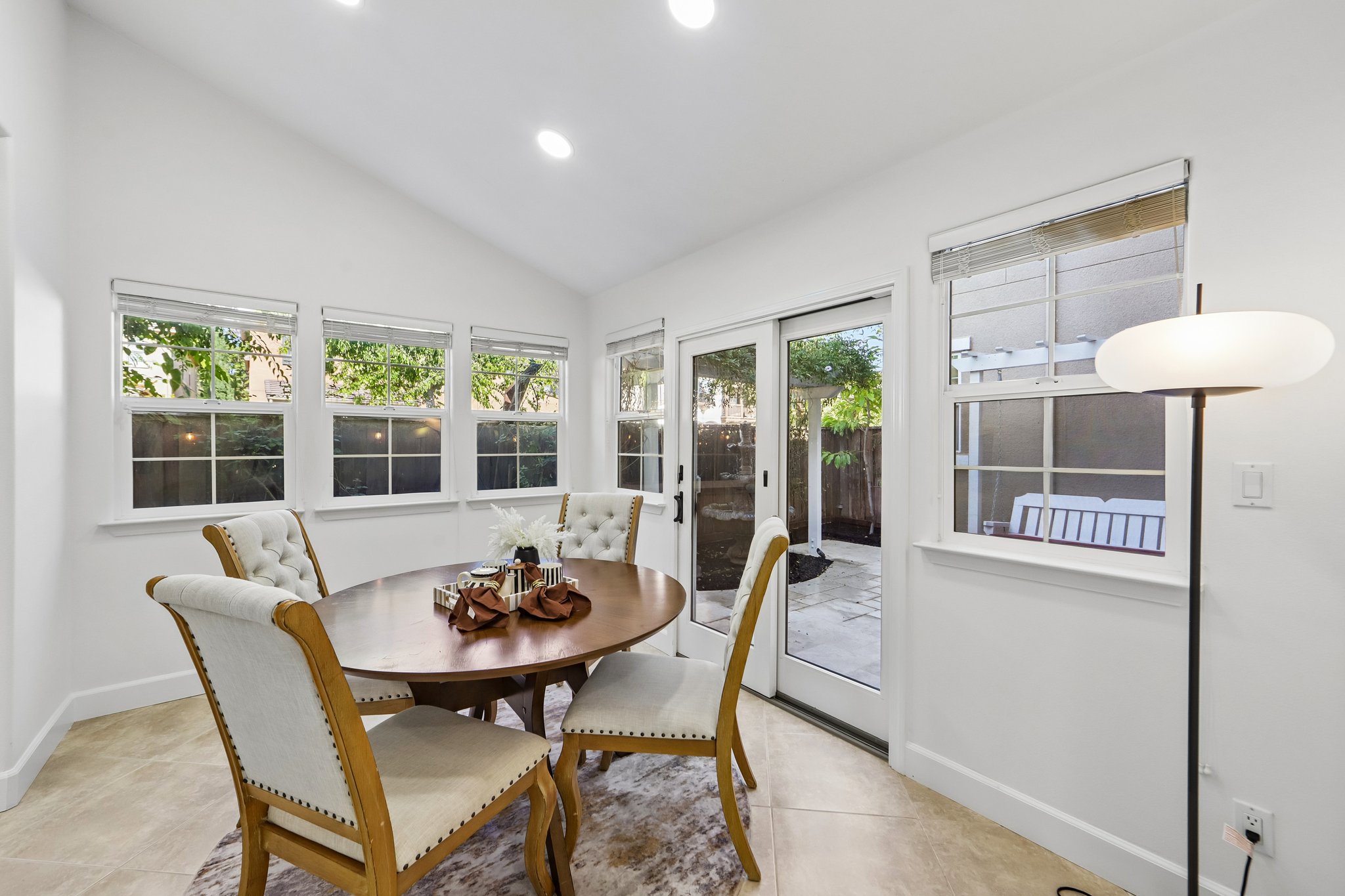 104 Macedon Ct-S1010-019.jpg