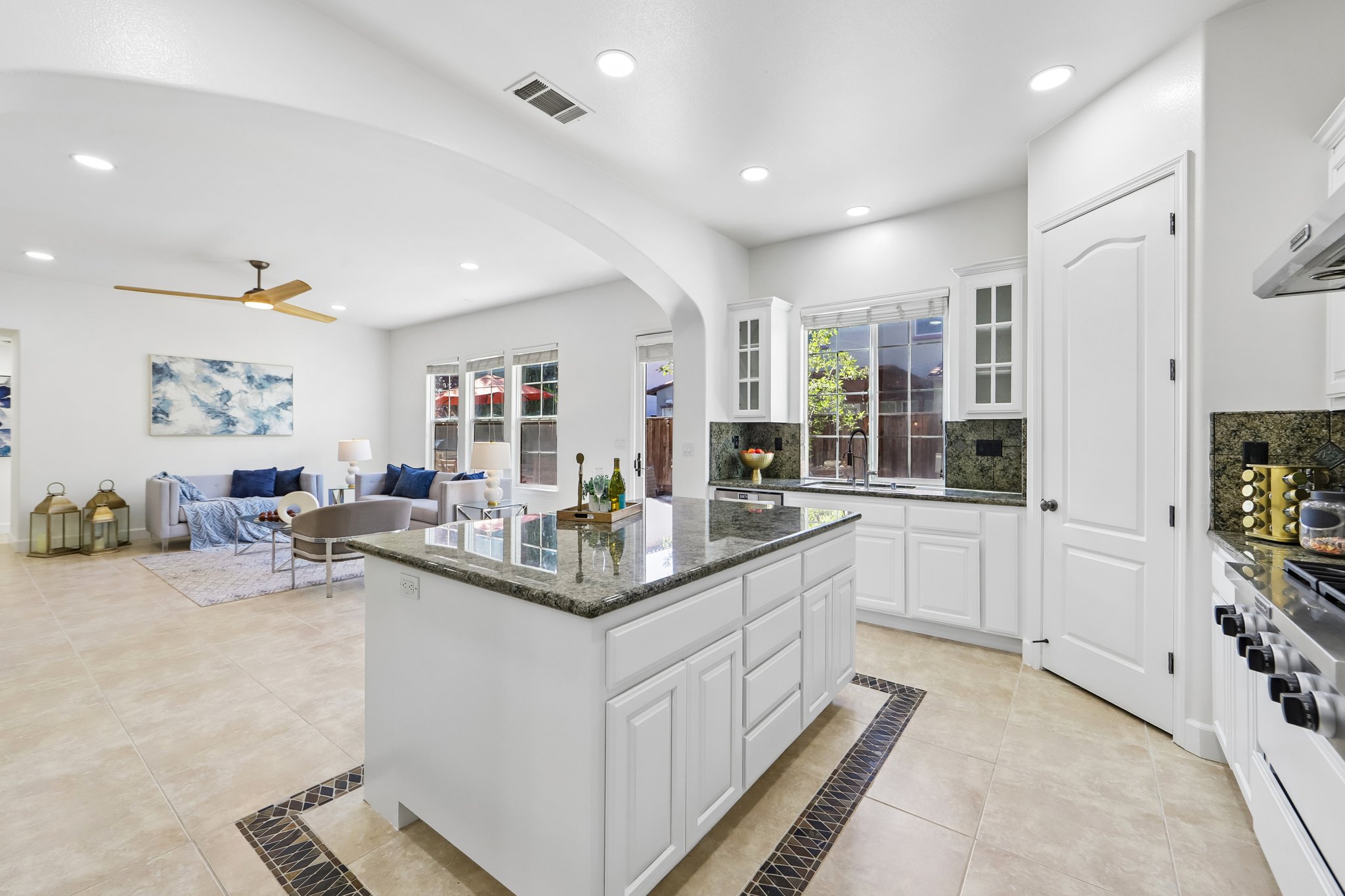 104 Macedon Ct-S1010-024.jpg