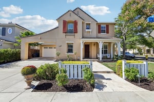 104 Macedon Ct-S1010-001.jpg
