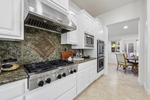 104 Macedon Ct-S1010-025.jpg