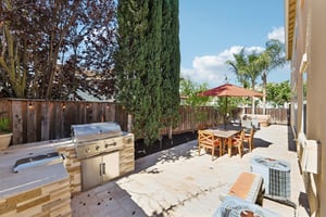 104 Macedon Ct-S1010-061.jpg