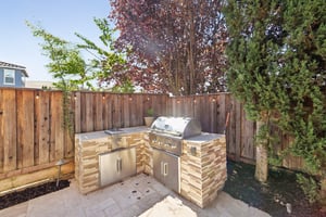 104 Macedon Ct-S1010-063.jpg
