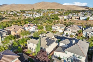 104 Macedon Ct-S1010-080.jpg