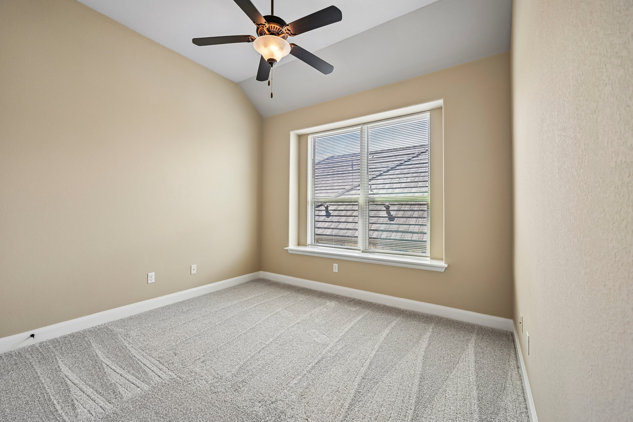 Maxwell Way 32-S1909-029.jpg