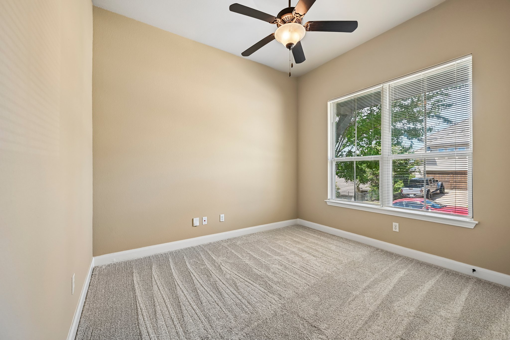 Maxwell Way 32-S1909-044.jpg