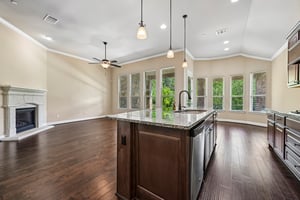 Maxwell Way 32-S1909-023.jpg