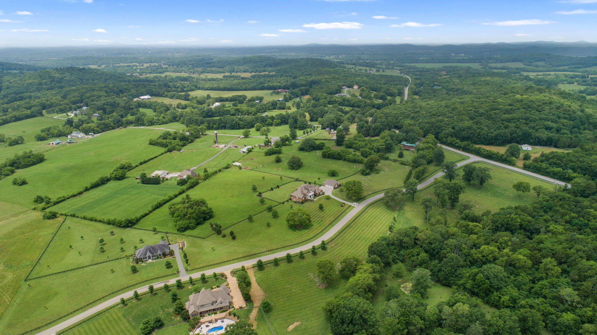  104 Nestledown Crossing, Bell Buckle, TN 37020, US Photo 22