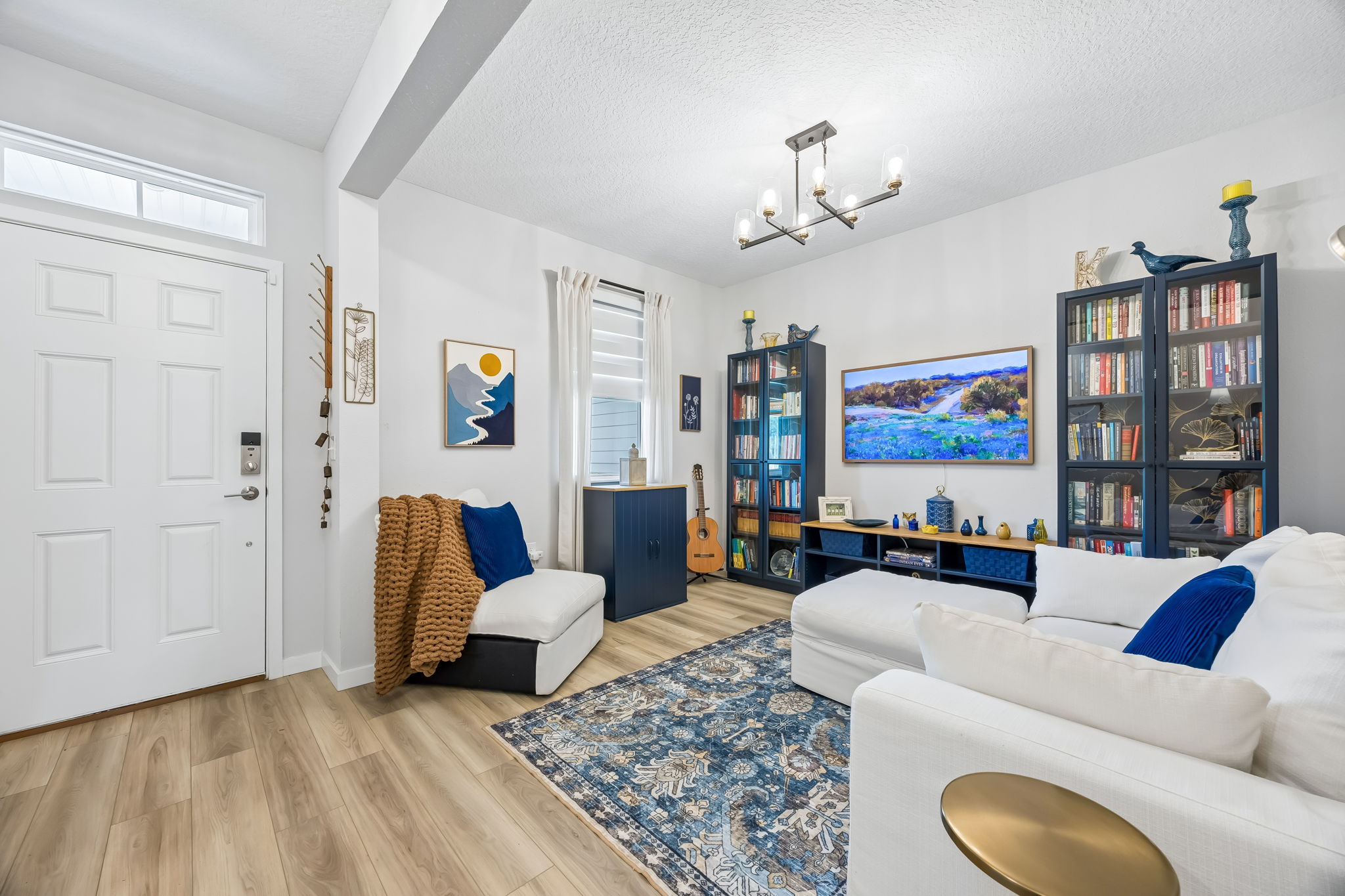 Foyer/Den