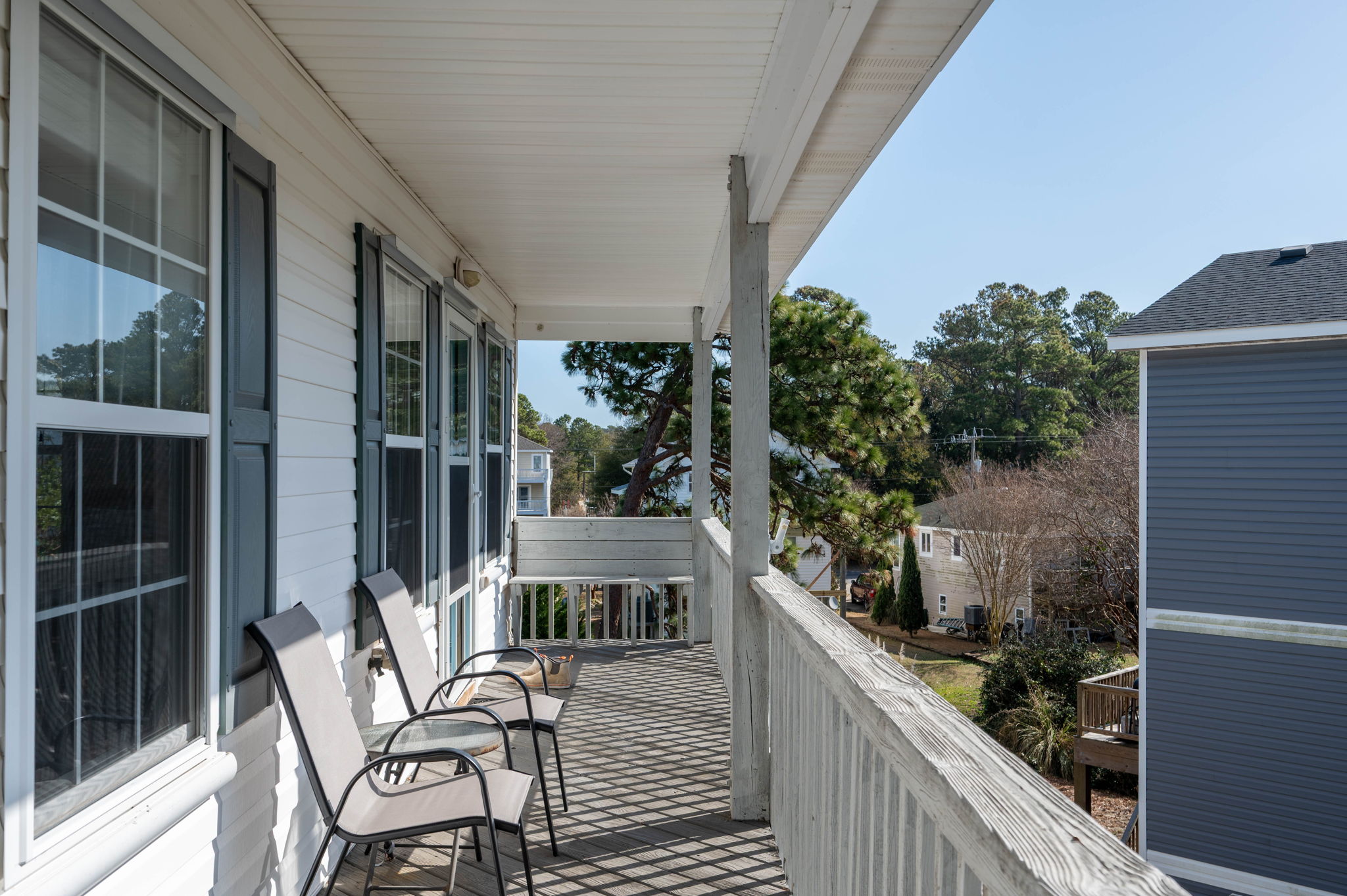 104-Prince-Charles-Ct-TL-Deck