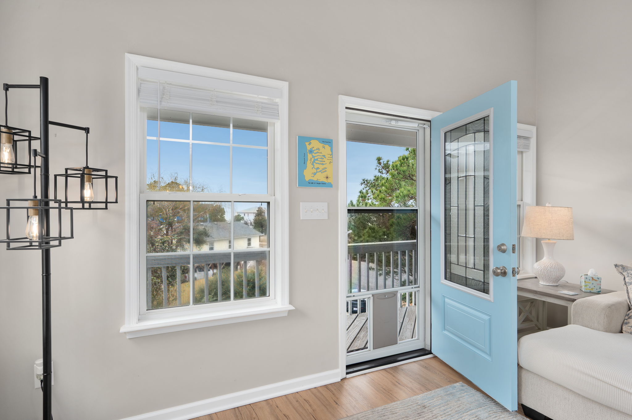 104-Prince-Charles-Front-Door-Detail