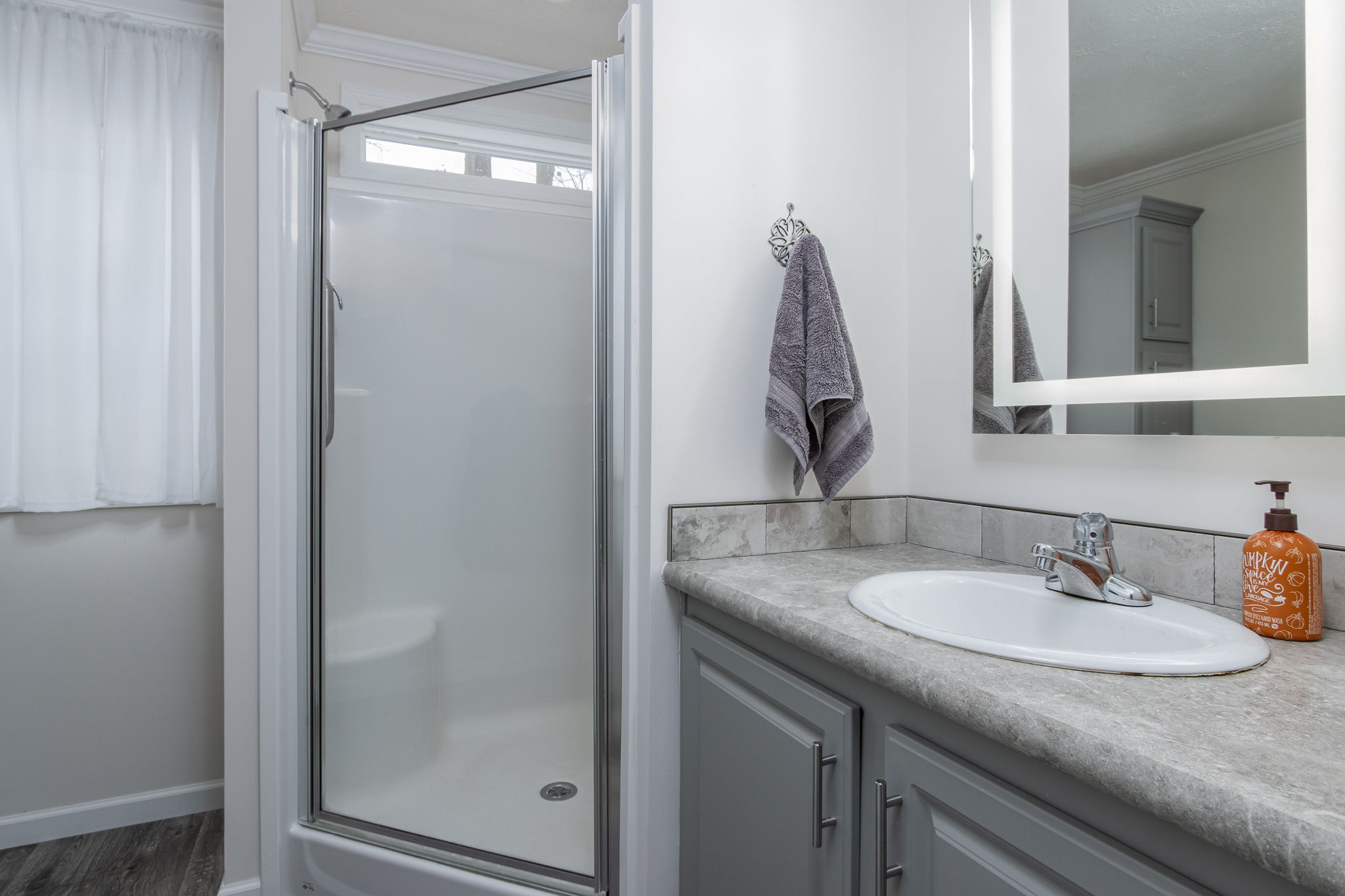 BedroomPrimaryBath-2