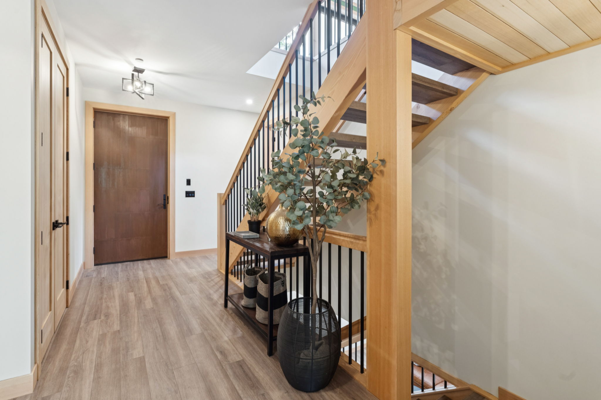 09.12.2025 - Kelly MacMillan - 104 Rummel Pl, Canmore_03
