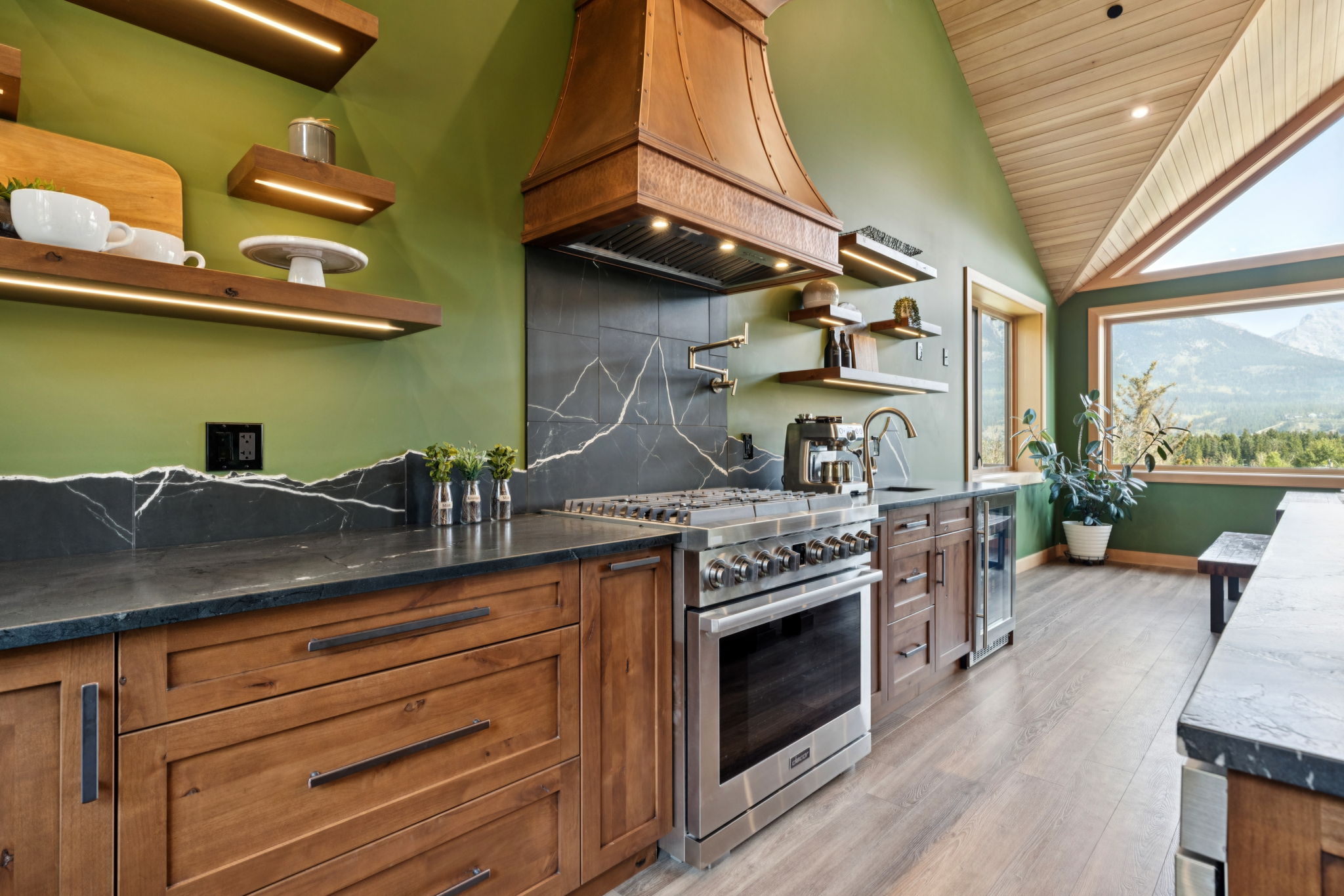 09.12.2025 - Kelly MacMillan - 104 Rummel Pl, Canmore_20