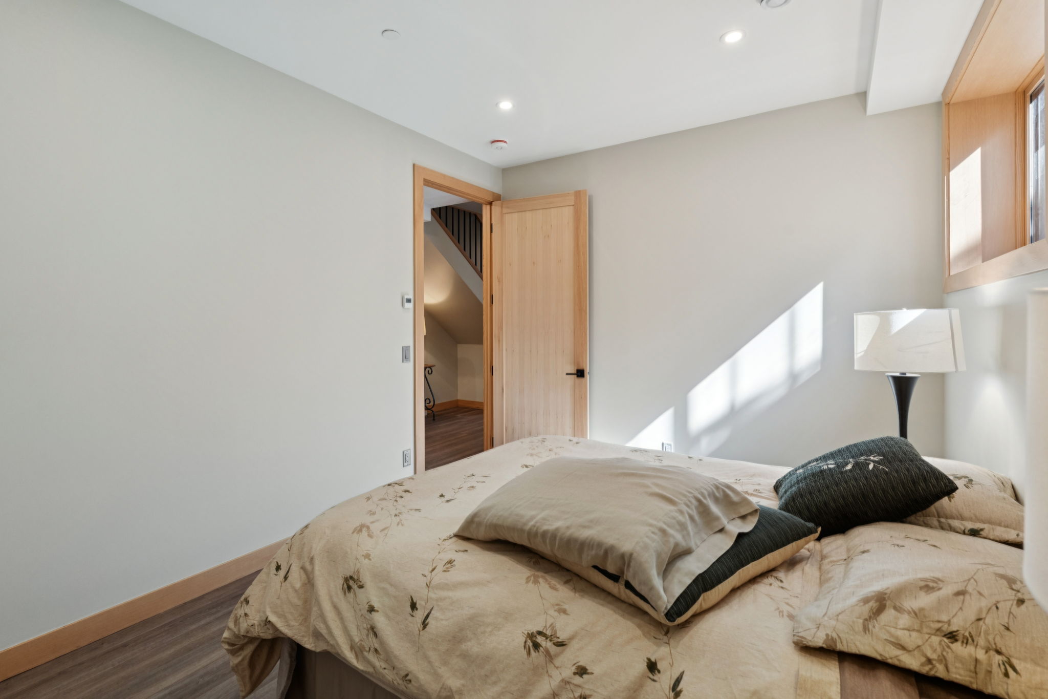 09.12.2025 - Kelly MacMillan - 104 Rummel Pl, Canmore_32