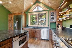 09.12.2025 - Kelly MacMillan - 104 Rummel Pl, Canmore_21