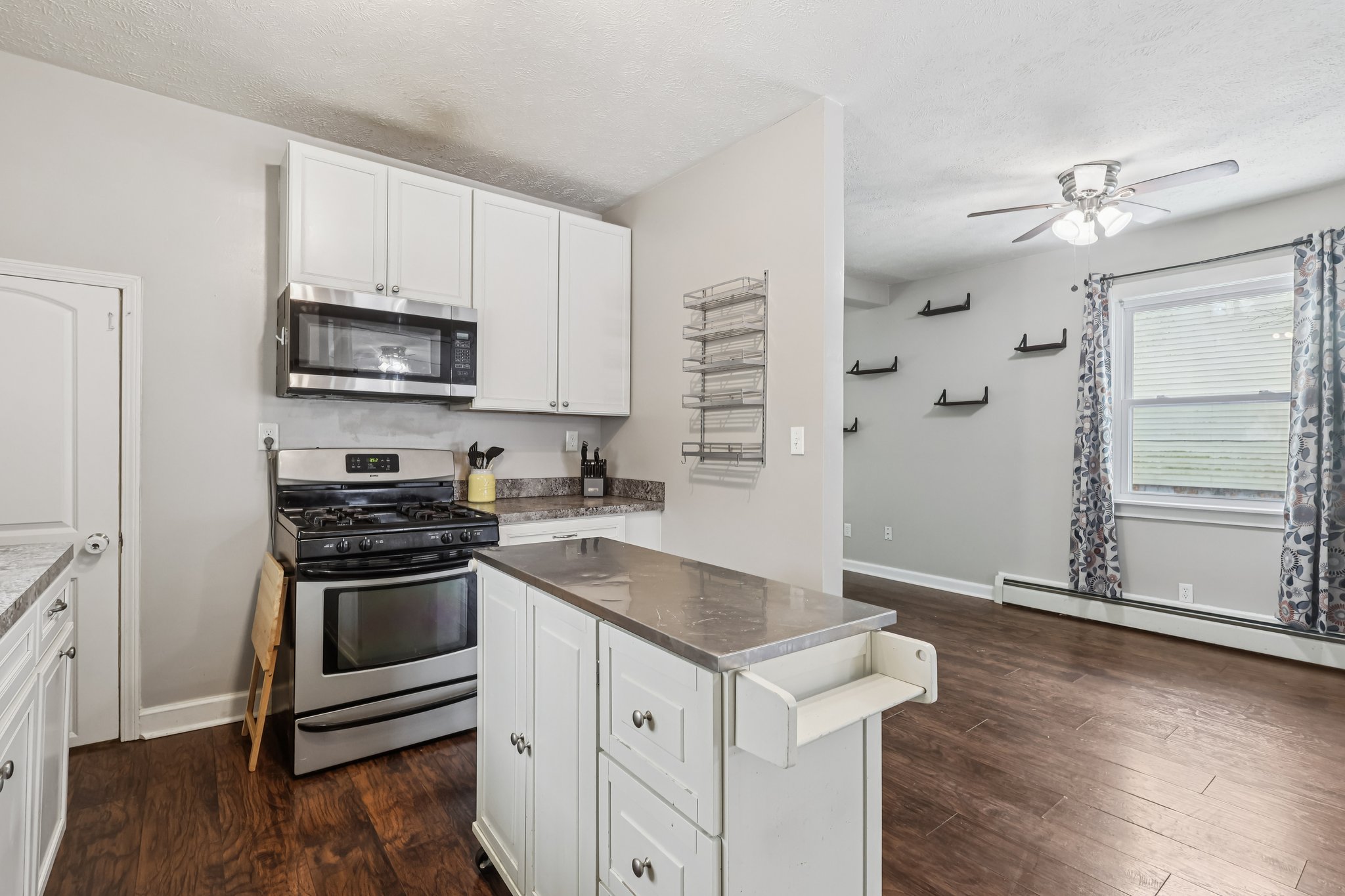 S Cedar St-S2402-010.jpg