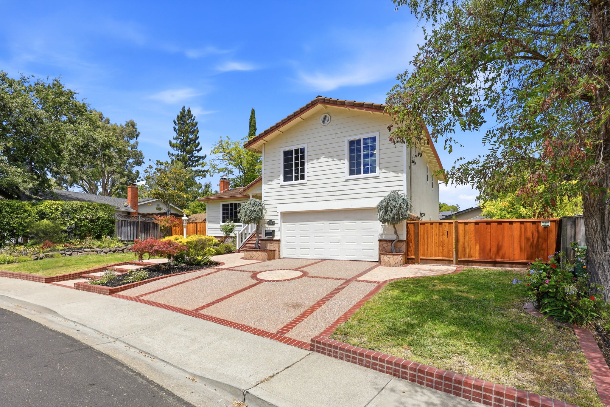 002_F8_104 Scarboro Pl