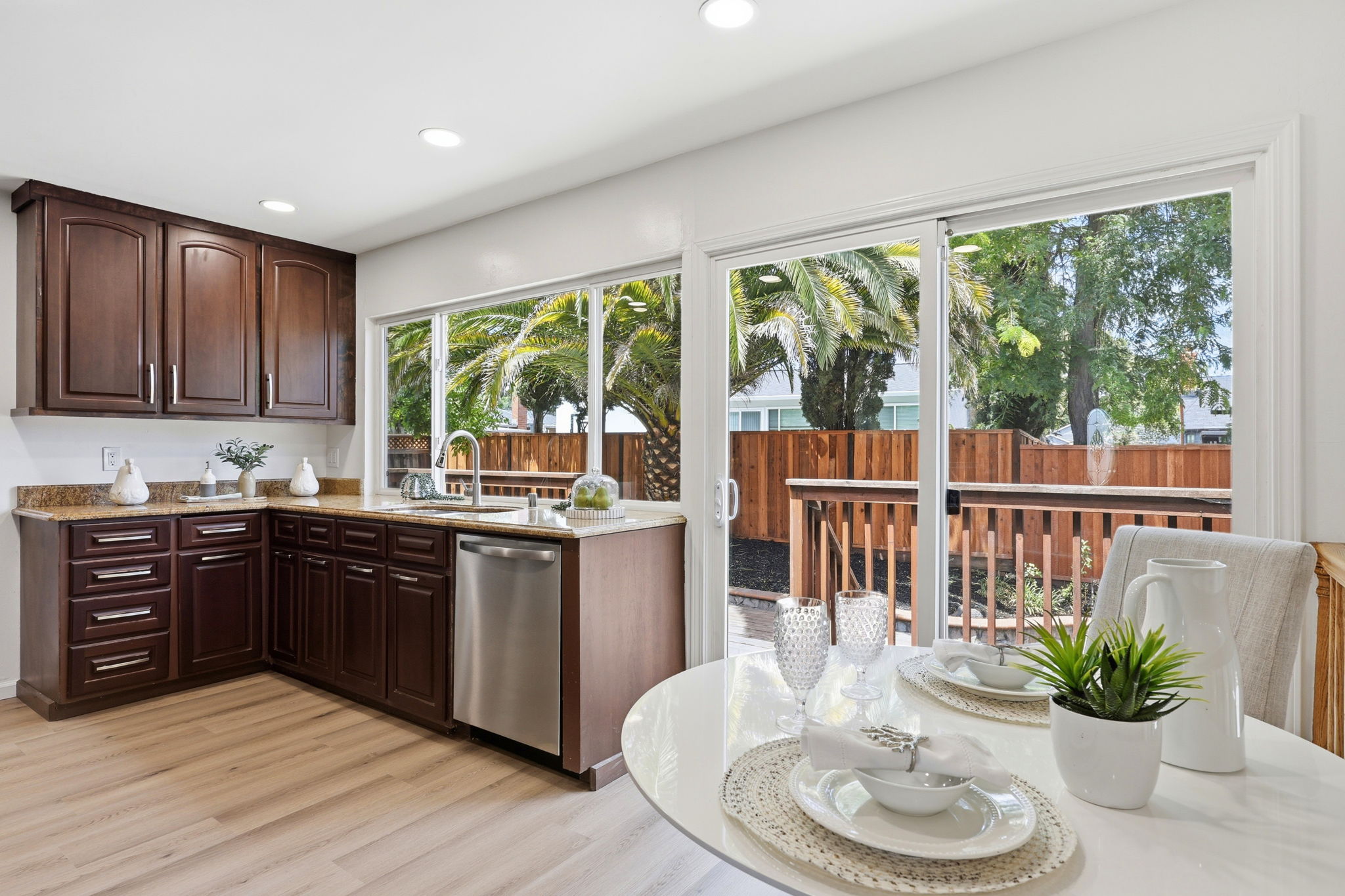 020_F8_104 Scarboro Pl